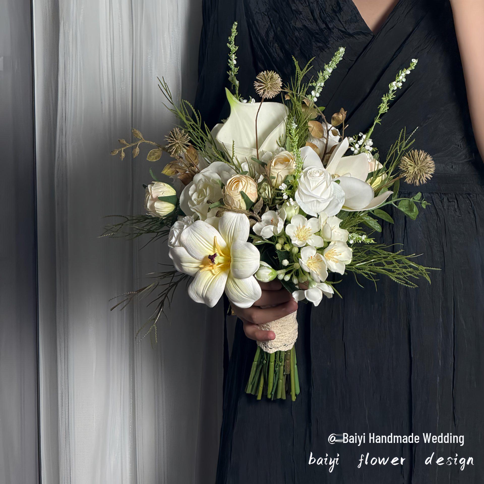 Свадебный букет для невесты - Букет-симуляция для невесты из лилий и роз