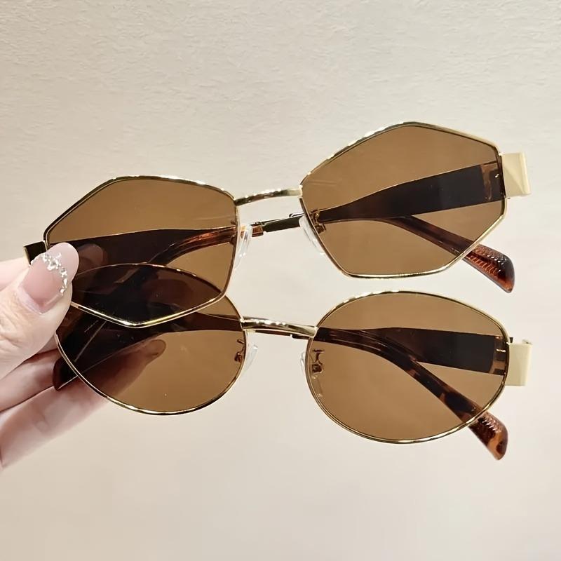 Two Different Styles for Everyday Commuting And Casual Outings Easily Interchangeable