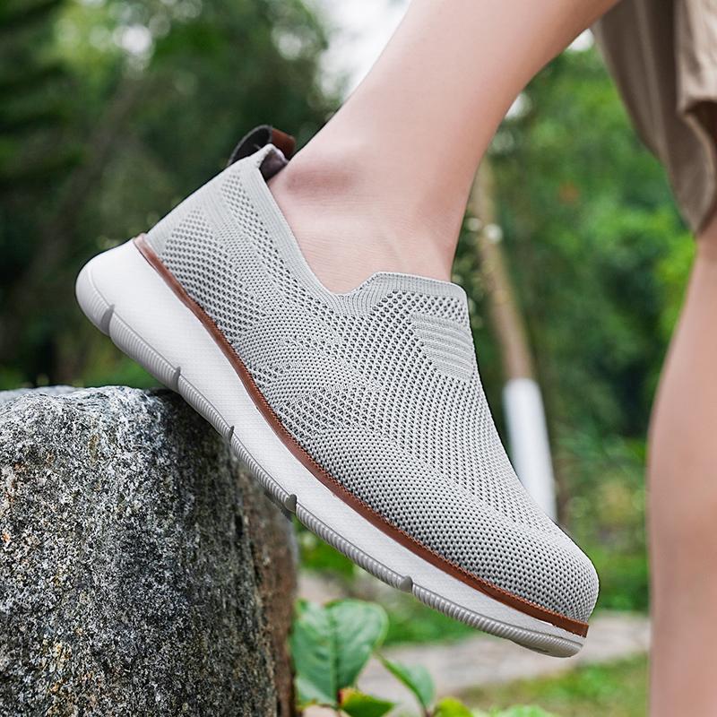 Breathable Mesh Men's Loafers Retro Style Slip-ons Men Anti-slip Casual Sports Shoes Elastic Walking Shoes Big Size