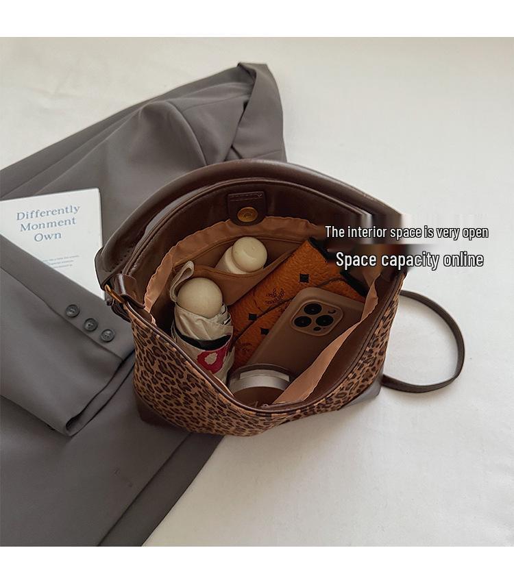 Retro Suede Crossbody Bag - Large Capacity Tote for Autumn/Winter