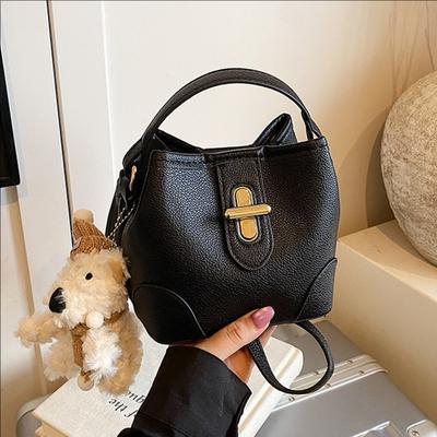 New Portable Bucket Bag Women's Versatile Shoulder Bag Fashion Messenger Bag