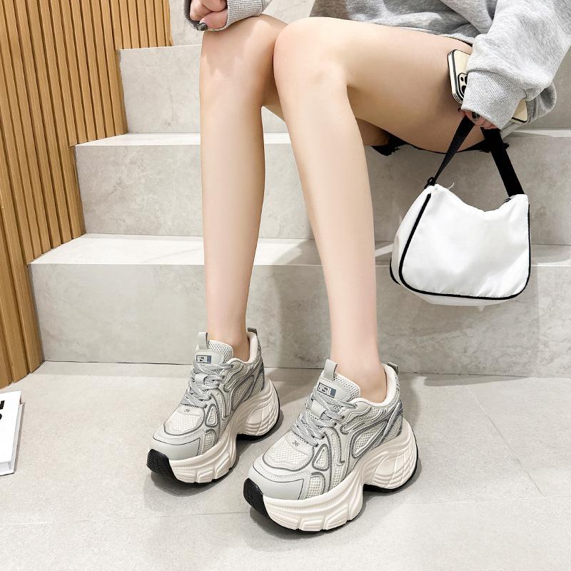 Thick-soled Internet celebrity fashion dad shoes women 2025 new casual versatile inner height increase lightweight small sports trendy shoes