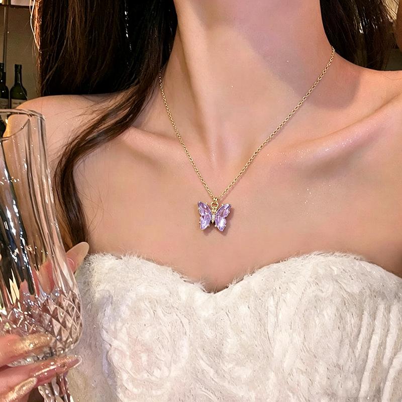 Fashion Vintage Style Colored Crystal Butterfly Pendant Necklace for Women Summer Daily Accessories Lovely Neck Zircon Gifts