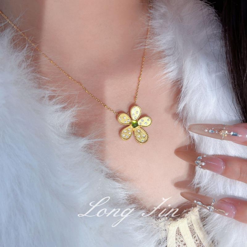 Italienisches Gebürstetes Handwerk Fünfblättrige Blume Fritillaria Ring, Ohrringe, Halskette, High-End Leichter Luxus Live-Übertragung, Einzelstück wird im Auftrag versendet.