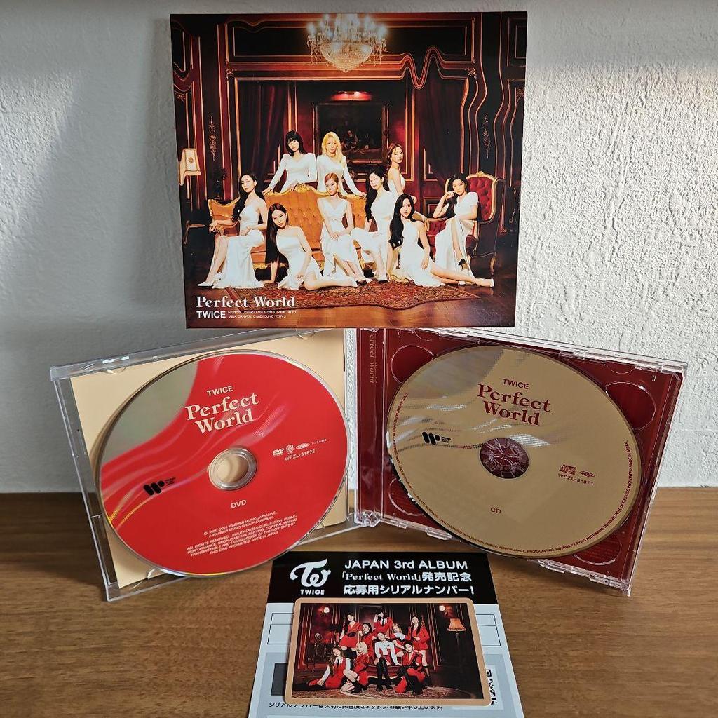 [USED] TWICE CD DVD