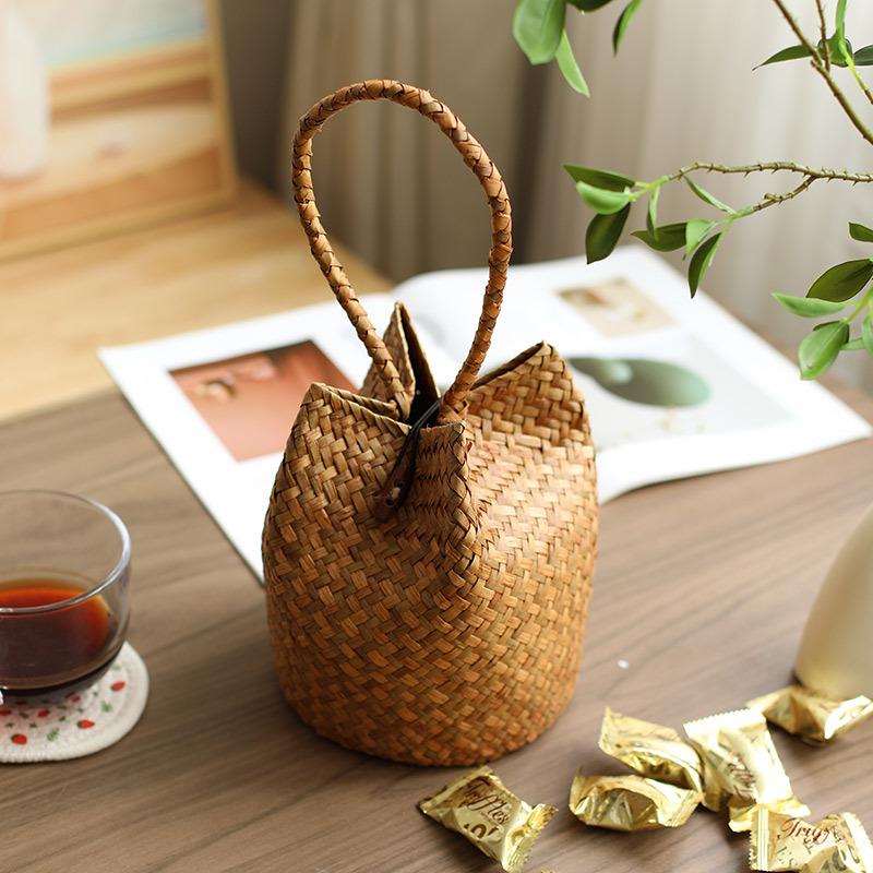 Conjunto de Presente para o Festival do Barco Dragão: Ovos de Pato Salgados, Zongzi e Especialidade Local em Cesto de Mão Trançado em Palha