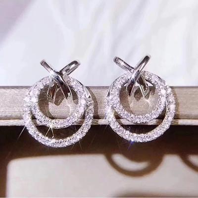 Nuovi Orecchini a Lobo da Donna con Design a Cerchio Colore Argento Zirconia Cubica Bianca Moda Delicati Accessori per Orecchie Femminili per Festa