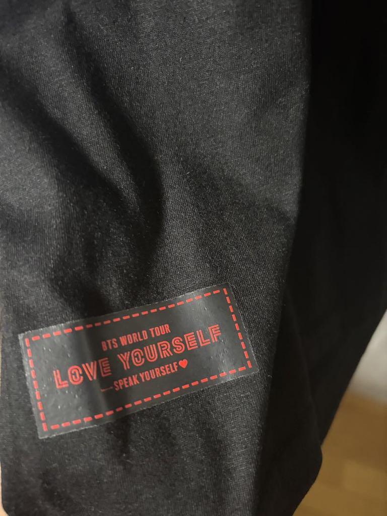 [USED] BTS SPEAK LOVE YOURSELF Tour T-shirt