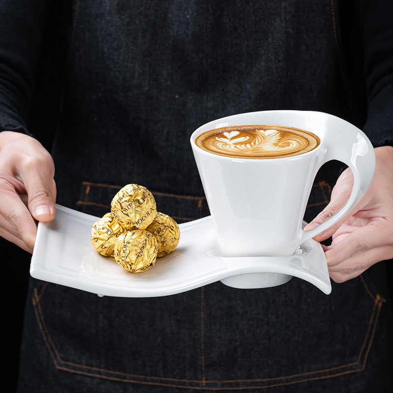 Set di Tazze da Caffè in Ceramica Europea con Piatto Ondulato 80 100 180 e 280ml Moderno Minimalista Bianco Cappuccino Latte Piatto da Dessert