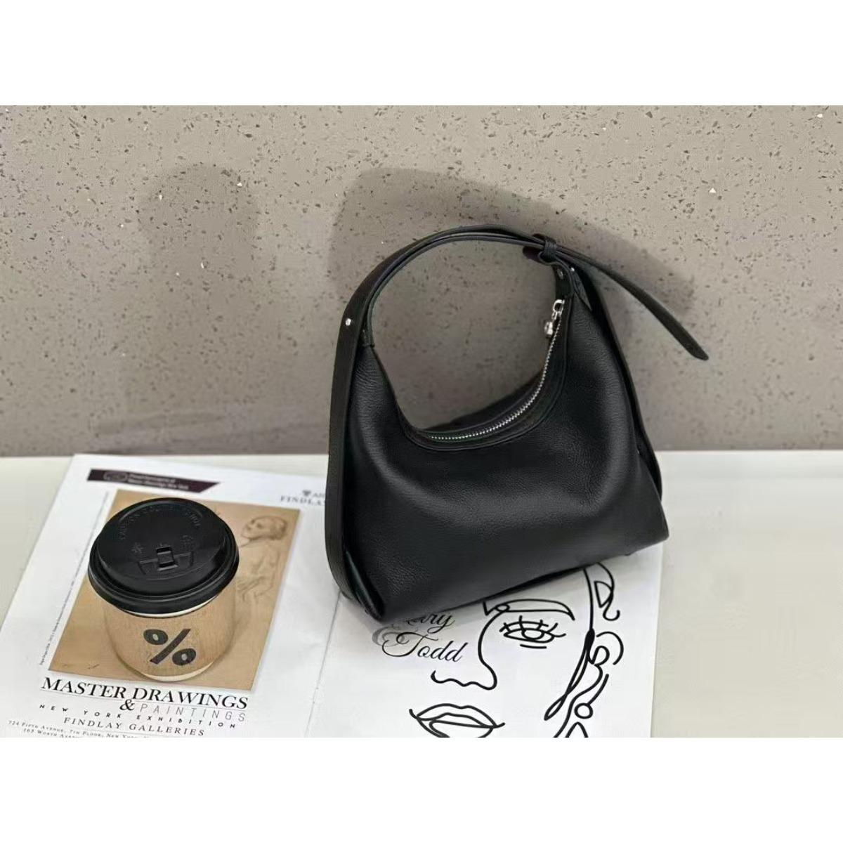 

Niche Cowhide Underarm Bag One-shoulder Genuine Leather Dumpling 2025 New Style Cross-section Fashionable Women s Portable Length: 21X9X20cm