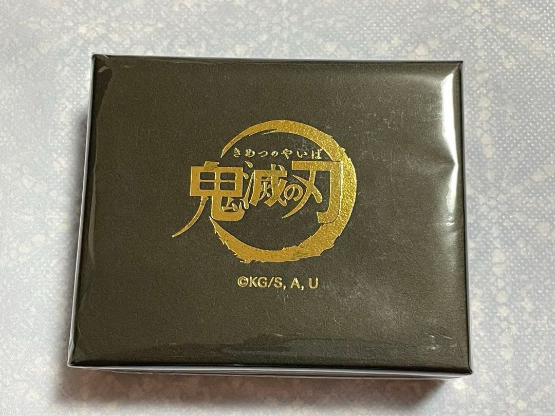 Demon Slayer Two-ring set featuring Zenitsu Agatsuma.