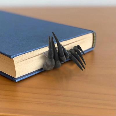 Thriller dla dorosłych ręka demona Halloween Horror ręka demona zakładka diabeł łapa rzemiosło żywiczne dekoracja stołu zakładka ozdoba
