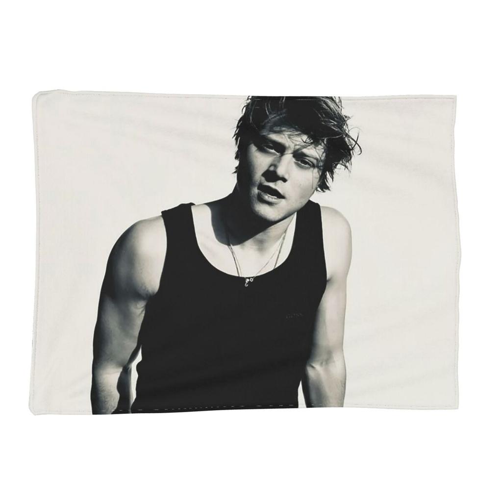 Soft Rudy Pankow JJ Maybank Poster Blanket Soft Warm Flannel Throw Blanket Plush for Bed Living room Picnic Travel Home Sofa