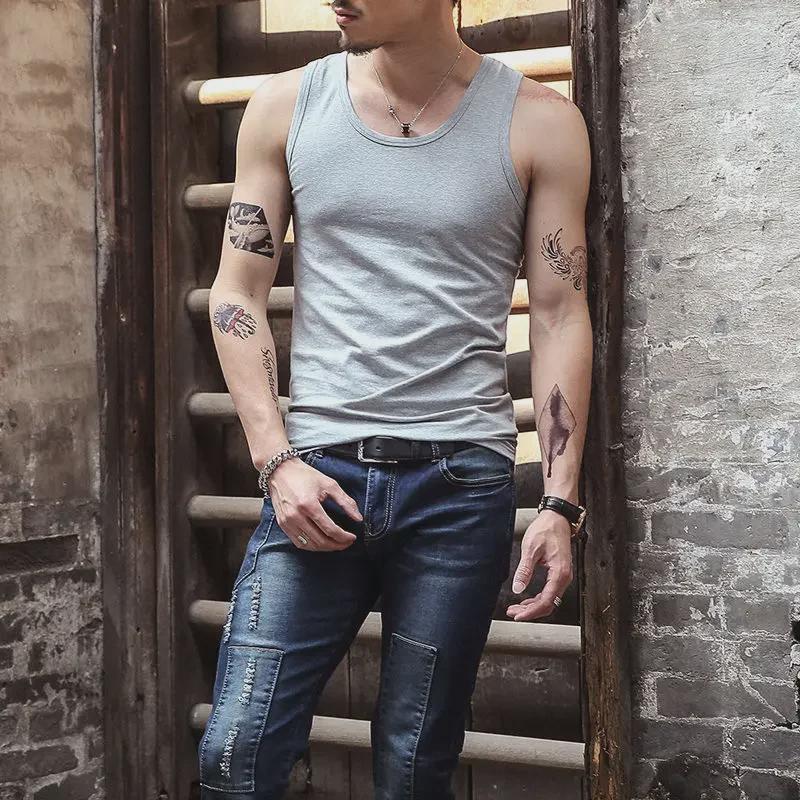 100 Einfarbige Herren Slim Fit Sommerwesten - Elastische Passform für alle Altersgruppen, Ideal für Sport und Fitness