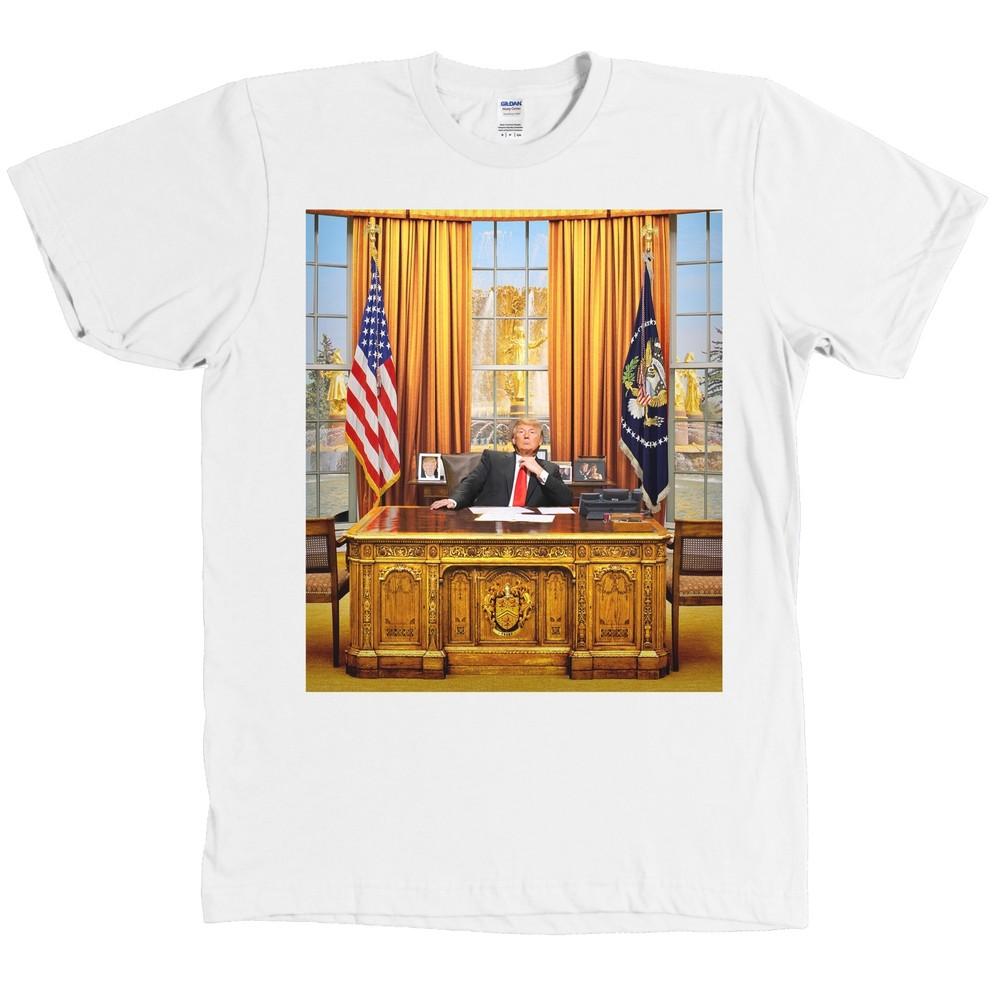 Donald Trump in the Oval Office  TRUMP 2020 Tee - NEW Unisex T-Shirt XXL