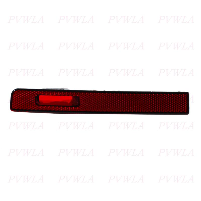 For Land Rover Defender 90 110     Right Side Rear Bumper Light Reflector Brake Lamp Car Accessories LR130824