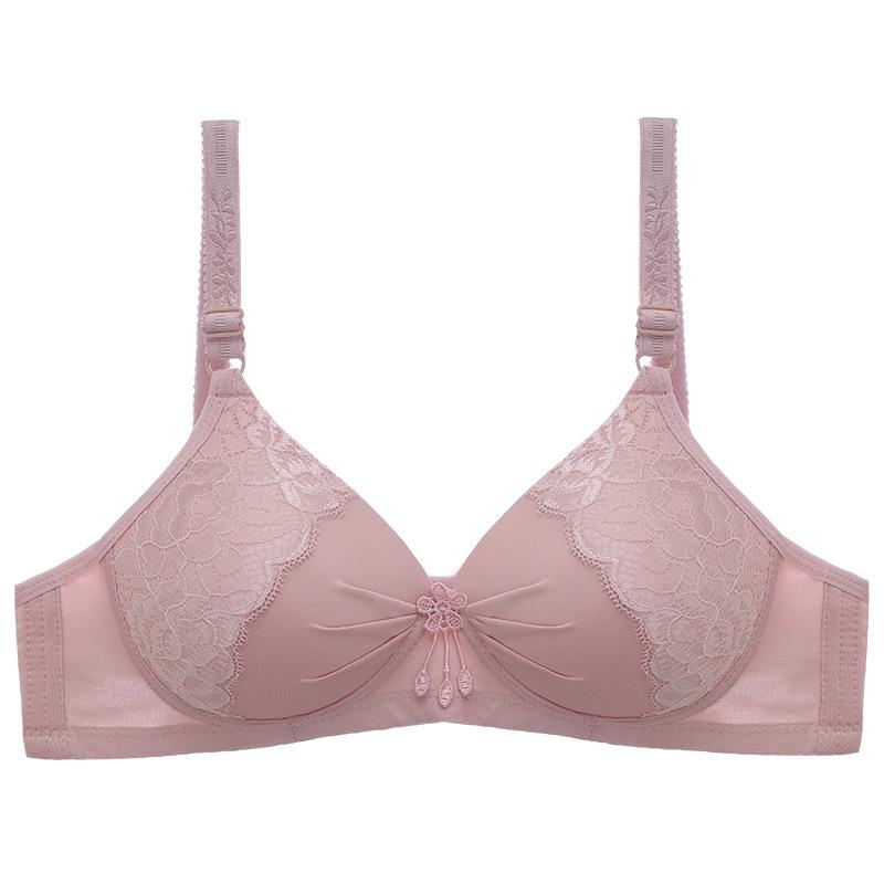 Foreign trade models, middle-aged and elderly people without steel rims, thin cups, lace bra covers gather in three rows of stock.