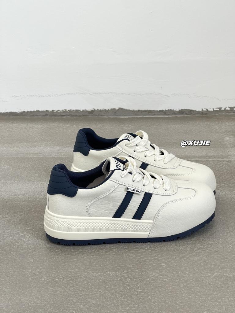 Leather German Training Shoes Women's 2025 Early Autumn New Round Head Platform Lace-up Fashion Cowhide Casual Sports Little White Board Shoes