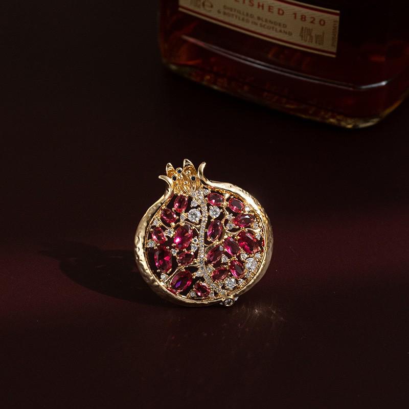Designer Rote Granatapfel Brosche - Persönlichkeit High-End Korsagen Nadel