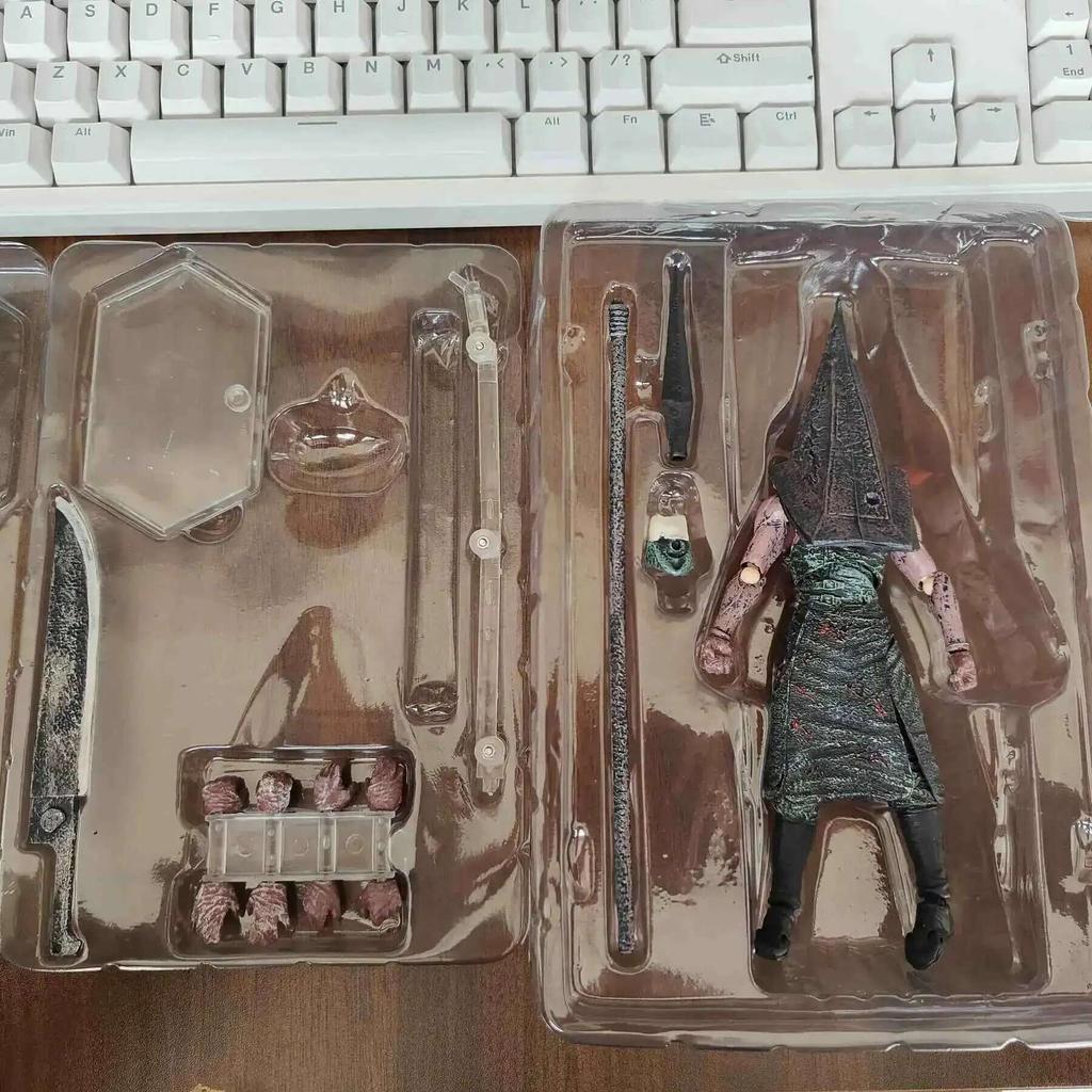 Hill SP-055 SP-061Silent 17cm Action Figure Pyramid Head Red Pyramid Thing Figurine Ornaments PVC Movable Collection Model Toys