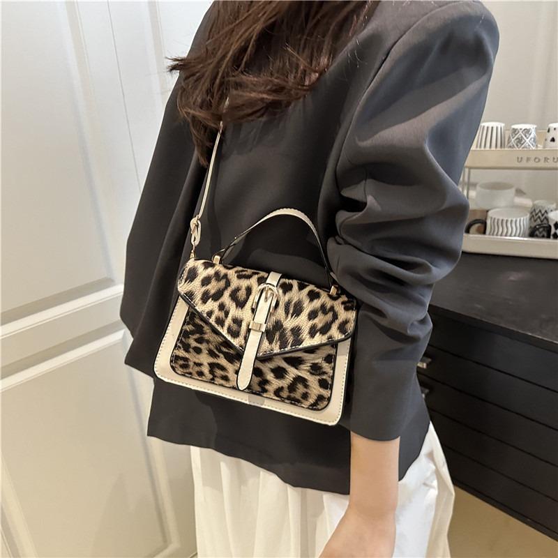 Retro Fashion Leopard Print Simple Summer New Personalized Portable Messenger Small Square Bag Woman