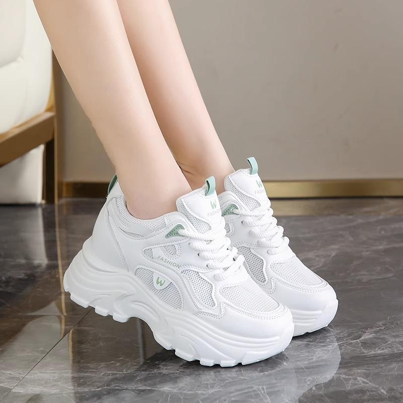 Korean version of the little dad shoes with heightened thick soles 2025 new mesh breathable summer casual sports shoes