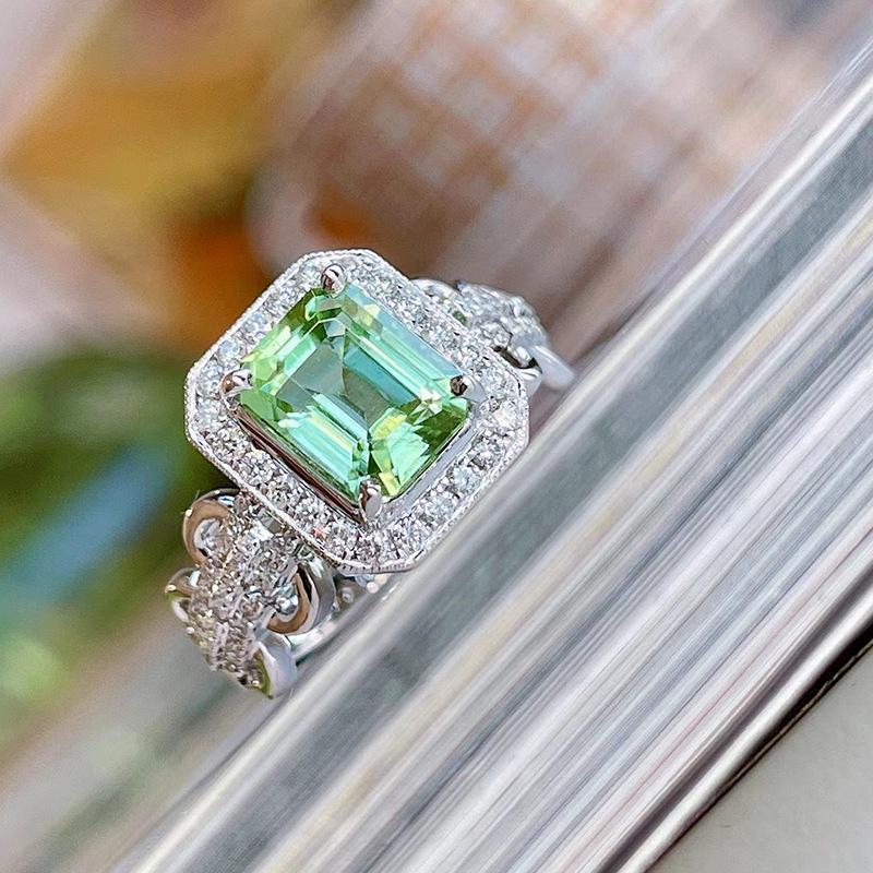 Cao Shi Retro Luxury Index Finger Ring - Bold European & American Style with Lace Rectangular Design