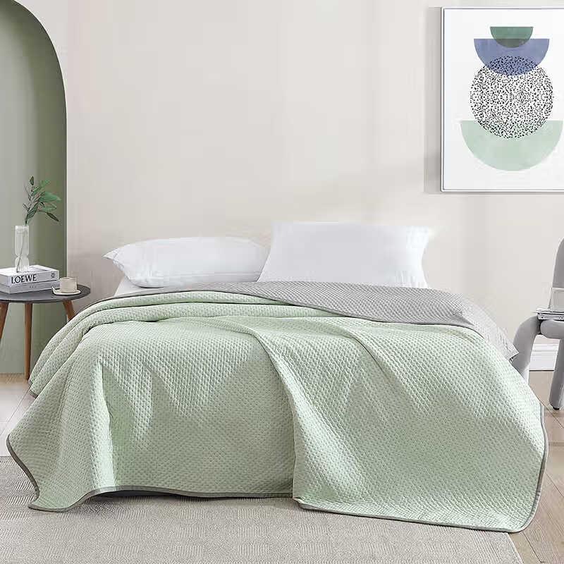 Beyond Kids Smooth Waffle Weave Summer Quilt