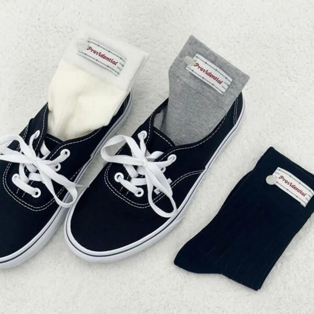 Angel Socks 1319 Button Tab Brand Button Lettering Fashion Socks 01 White