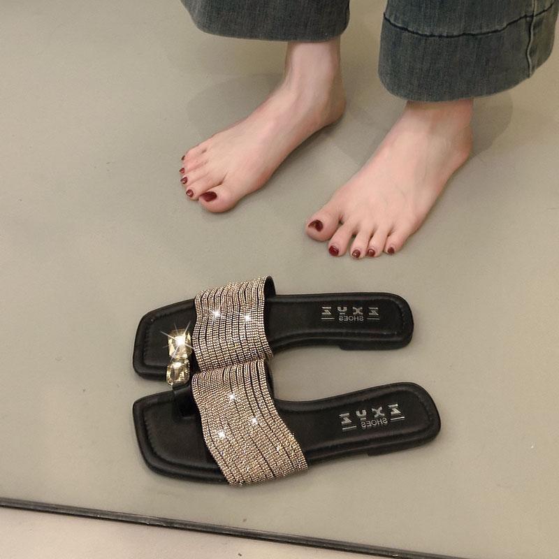 Fashion French Slippers Women Summer Wear 2025 New Style with Skirt Fashion Rhinestone Toe Flat Beach Sandals