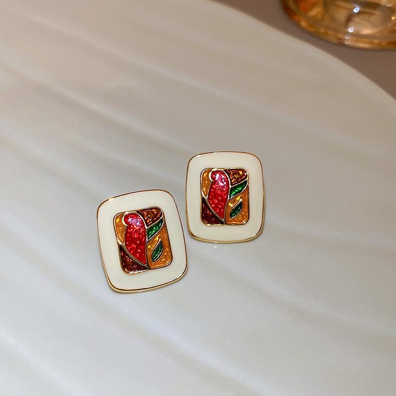 Silver Needle Diamond Round Stud Earrings Court Style Light Luxury Exquisite Earrings Design Sense Niche Earrings