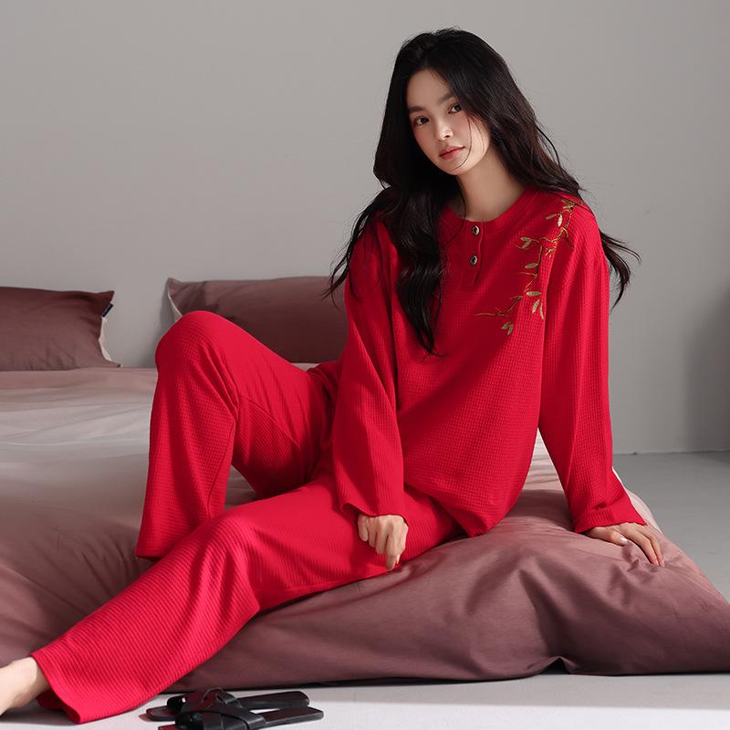 

Женский красный вафельный пижамный комплект из хлопка - с длинным рукавом и брюками XXL (Height 170-175 cm, Weight 140-160 kg)