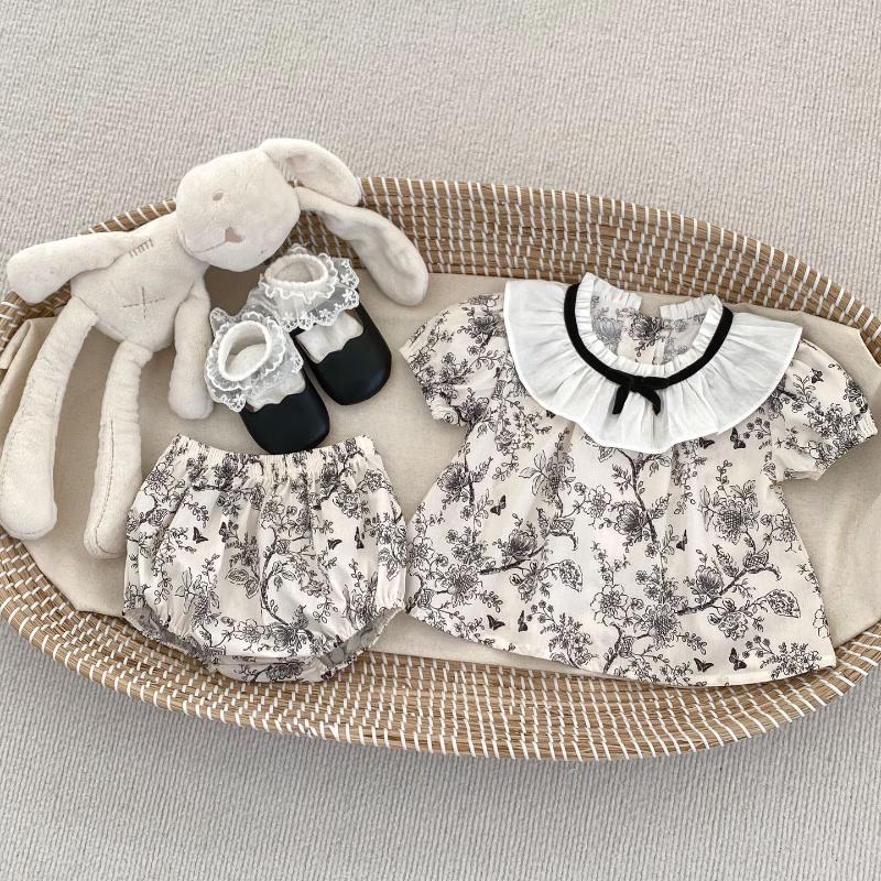 Kayoudo Chinese Ink Floral Two-Piece Set 80