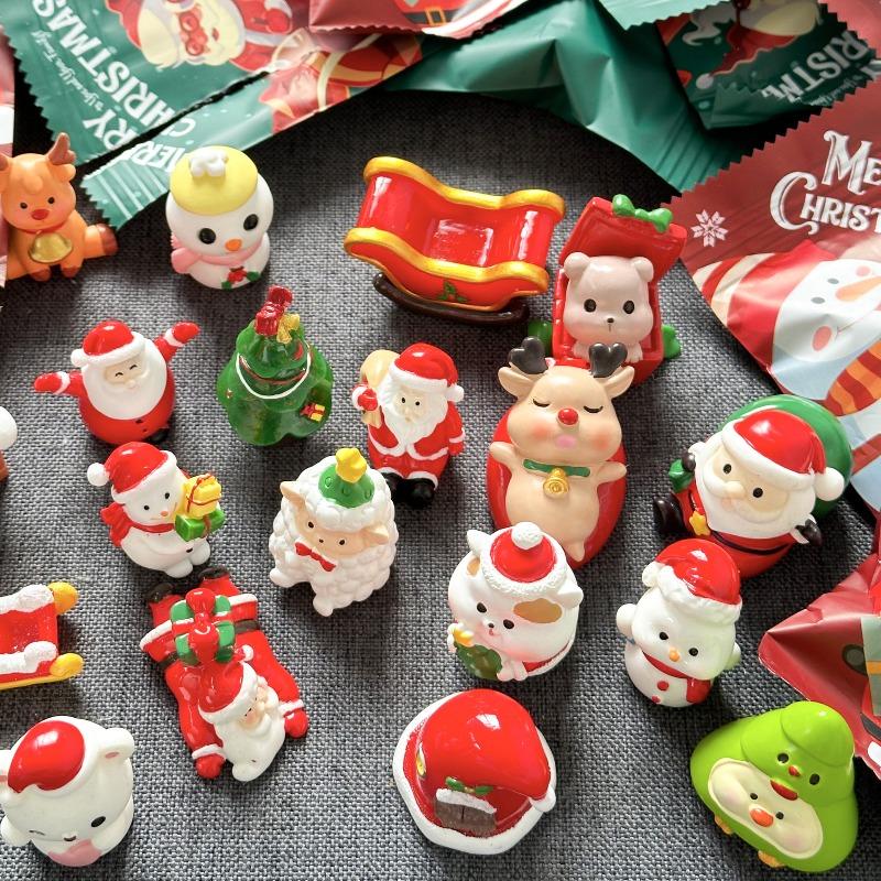 Mini Santa Claus Snowman Figurine Set Christmas Gift Prize Collection for Kids Tree Decor Holiday Party Display Ornament