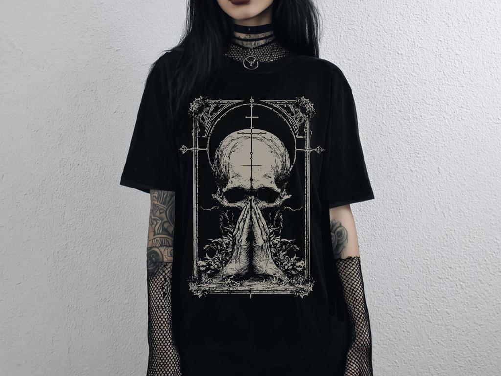 Unisex Skull Graphic Gothic T-Shirt, Alternative Witchy Shirt, Emo Whimsigoth Clothing, Grunge Goth T-Shirt, Goth Gift For Her Or Him