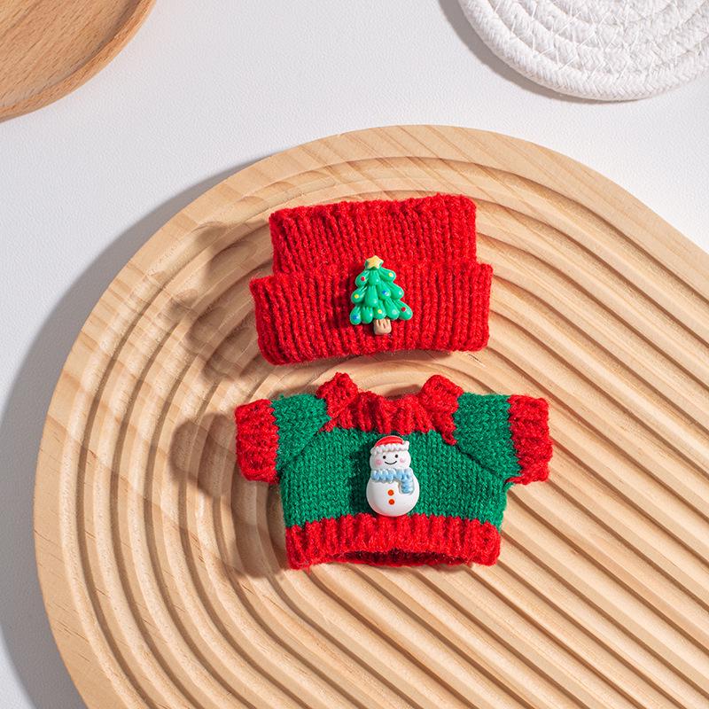 Labubu Christmas Sweater & Accessories Set for All Generations Keychain