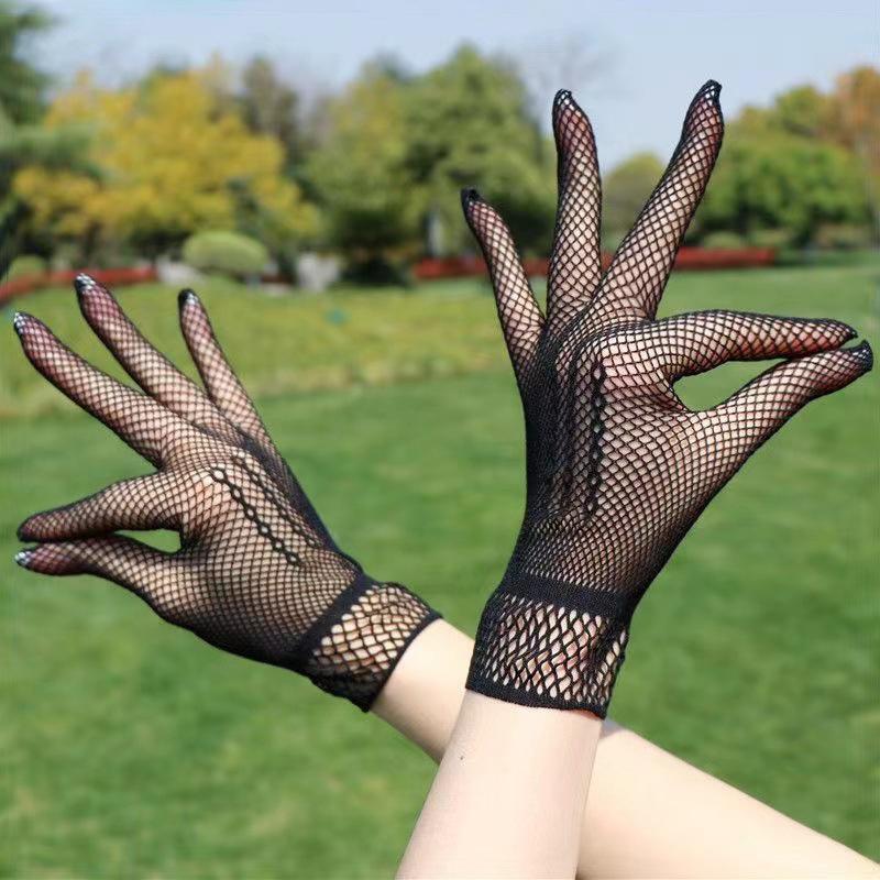 1 Pair  Sale Fishnet Mesh Glove  Women Lady Girl Glove Protection Lace Elegant Lady Style Gloves Black And White