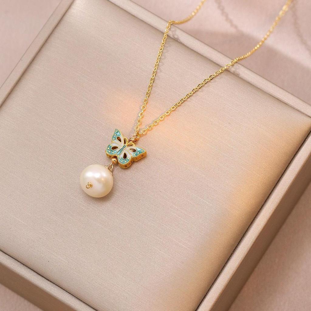 Butterfly Necklace with Color-Retaining Zircon - Fashionable, Versatile Women's Jewelry Accessory.