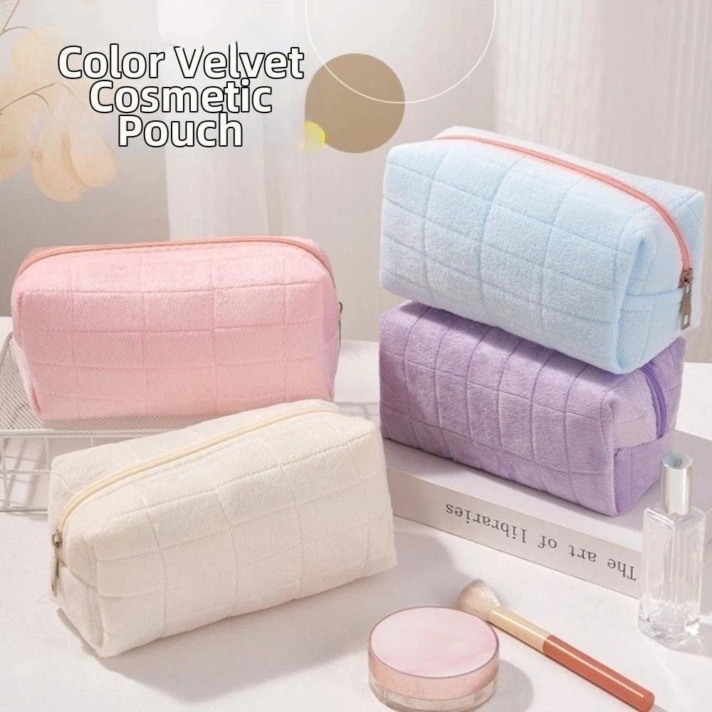 Large Capacity Plaid Makeup Bag Zipper Closure Plush Storage Bag Portable Cosmetic Bag Students