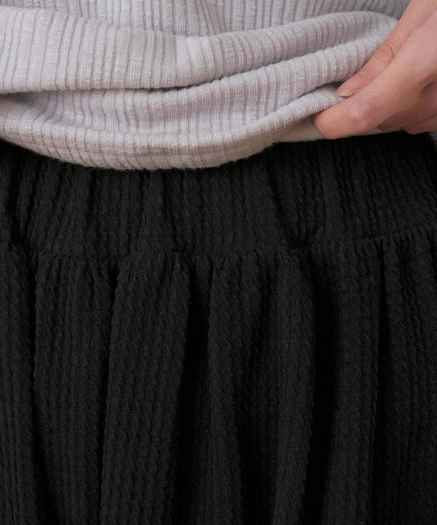 Sayu Seersucker Balloon Long Skirt Black