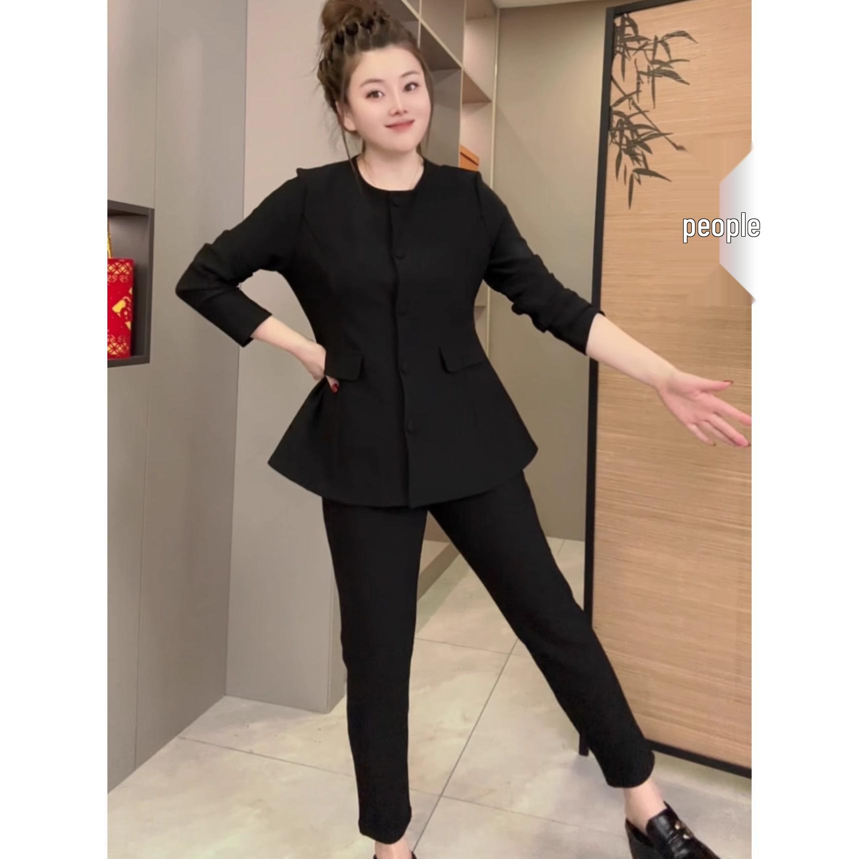 

2026 Spring Fashion Trends: Elegant Plus Size Slimming Two-Piece Set for Women - High-End, Casual, and Versatile. XL 48-58 kg
