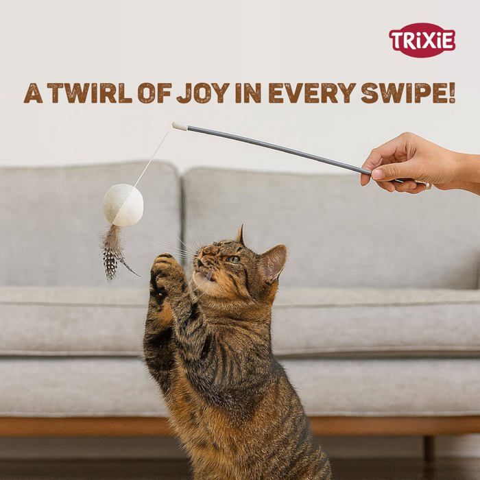 Canne à jouer pour chat - TRIXIE - Balle en peluche - Herbe à chat - Plumes flottantes - 46 cm - Gris - Jouet interactif