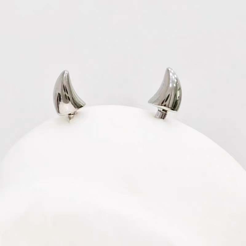 Punk Silver Color Rivet Stud Earrings for Women Men Sweet Cool Metal Smooth Geometric Piercing Earrings Y2K Halloween Jewelry
