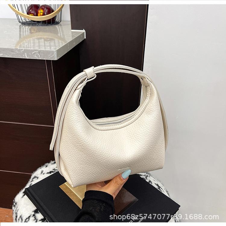 Dumpling Bag Women 2025 New Fashion Versatile Handbag Texture Versatile Casual Messenger Bag Fashion Crescent Bag Tide