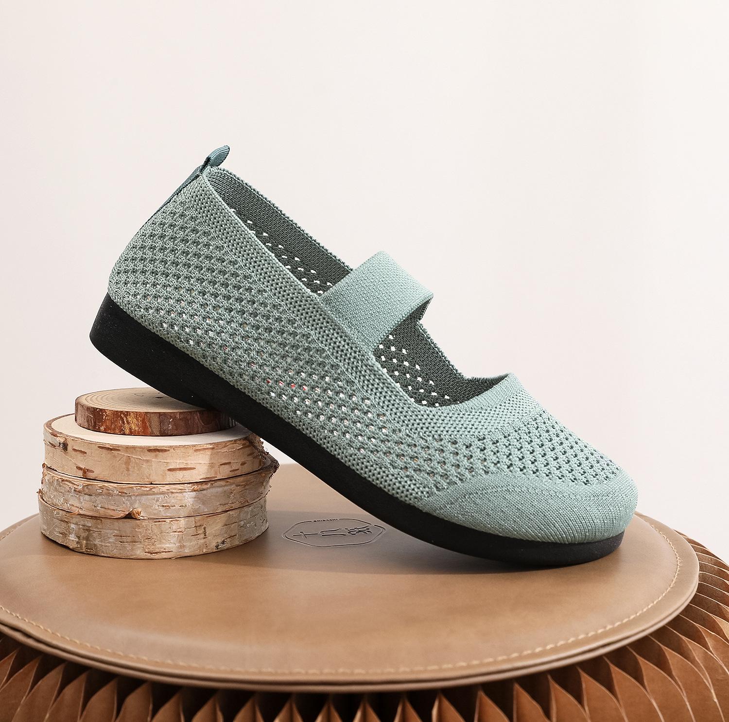 

2025 лето новые старые пекинские тканевые туфли дышащие сетчатые женские туфли мягкая подошва нескользящие туфли для мам женские сетчатые туфли 40