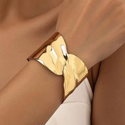 Schlanke Metallflügel Geometrischer Crossover Armreif - Elegante Frühlingsmode