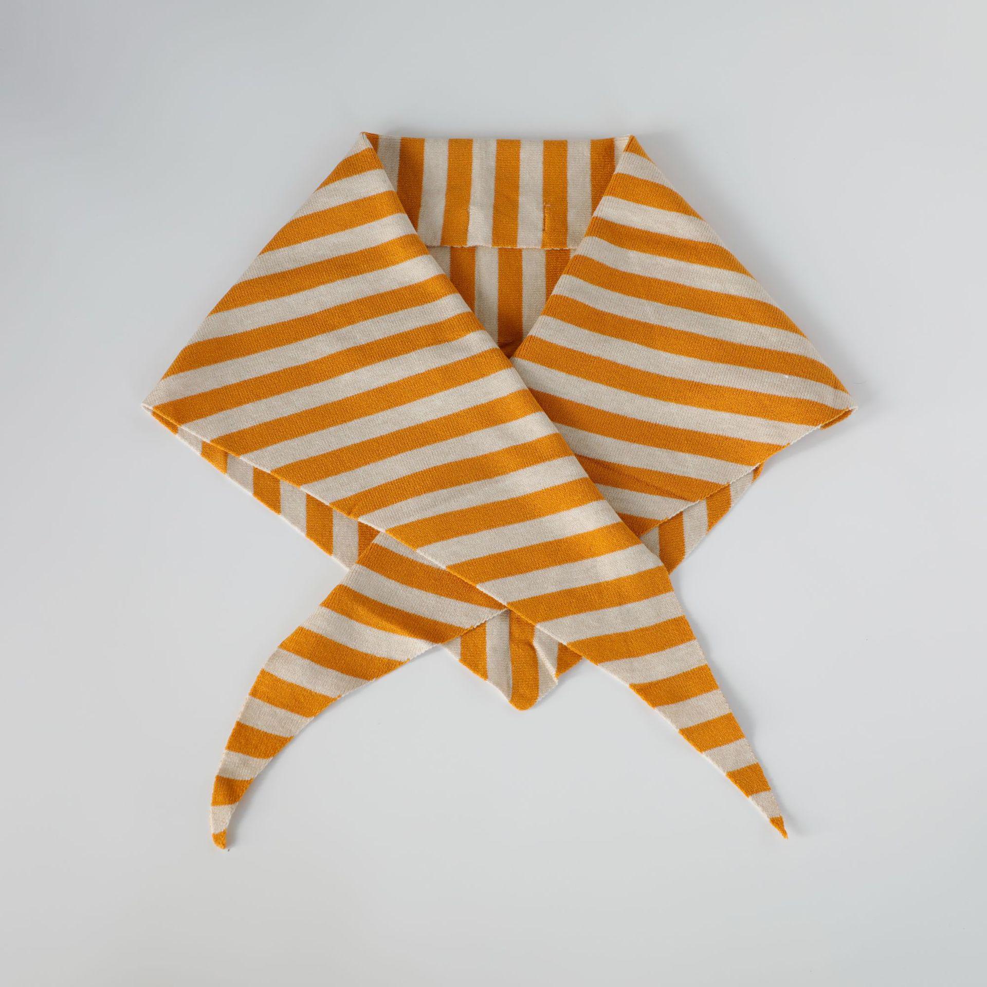 

Y2K Black Rice Stripe Knit Triangle Shawl - KPOP-Inspired Multi-use Headscarf & Neck Warmer