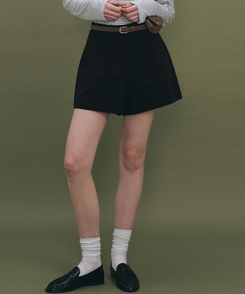 LOEIL Pintuck Cotton Shorts - Black