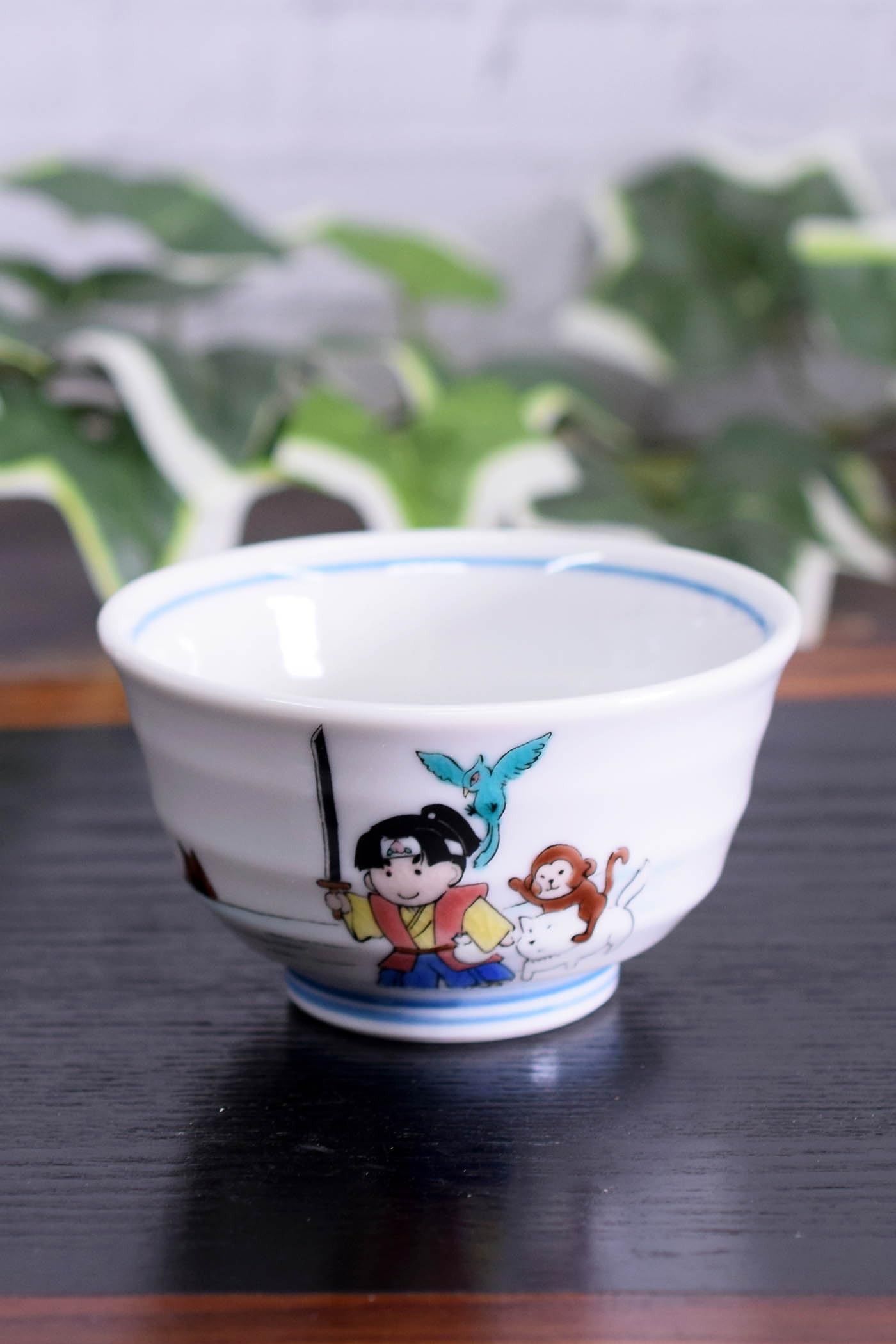 

Waza no Kura: Stylish Kutani ware rice bowl for children, Momotaro design, ceramic, high-quality brand, Japanese tableware, made in Japan
