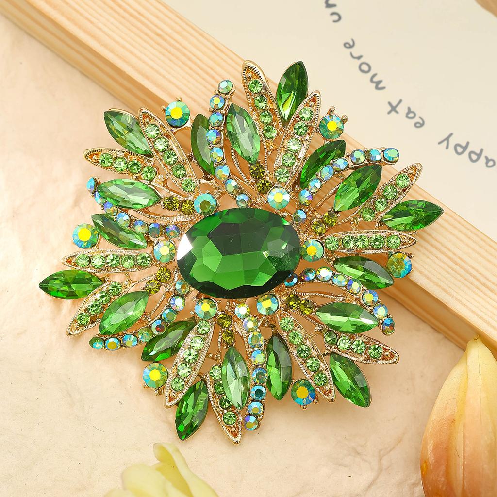 Luxury Vintage Crystal Flower Brooch for Women, Elegant and Fashionable Wedding Dress Accessory, Floral Headpiece Decoration